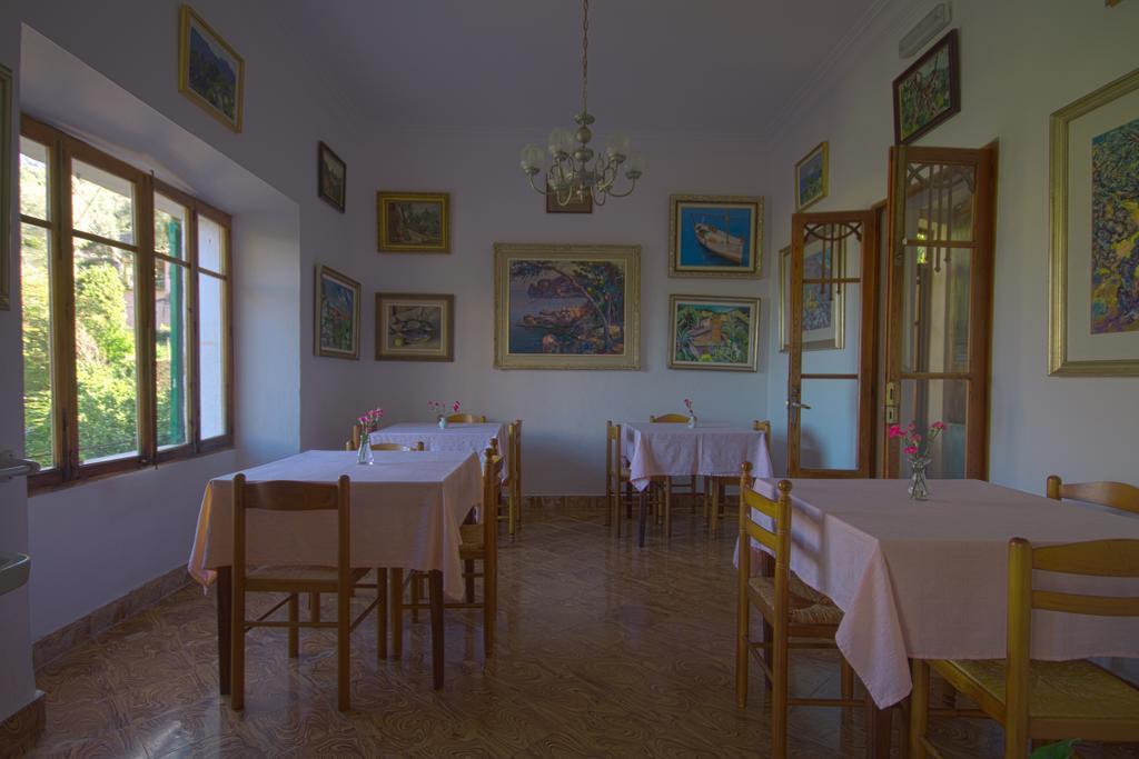 דייה Hostal Miramar מראה חיצוני תמונה